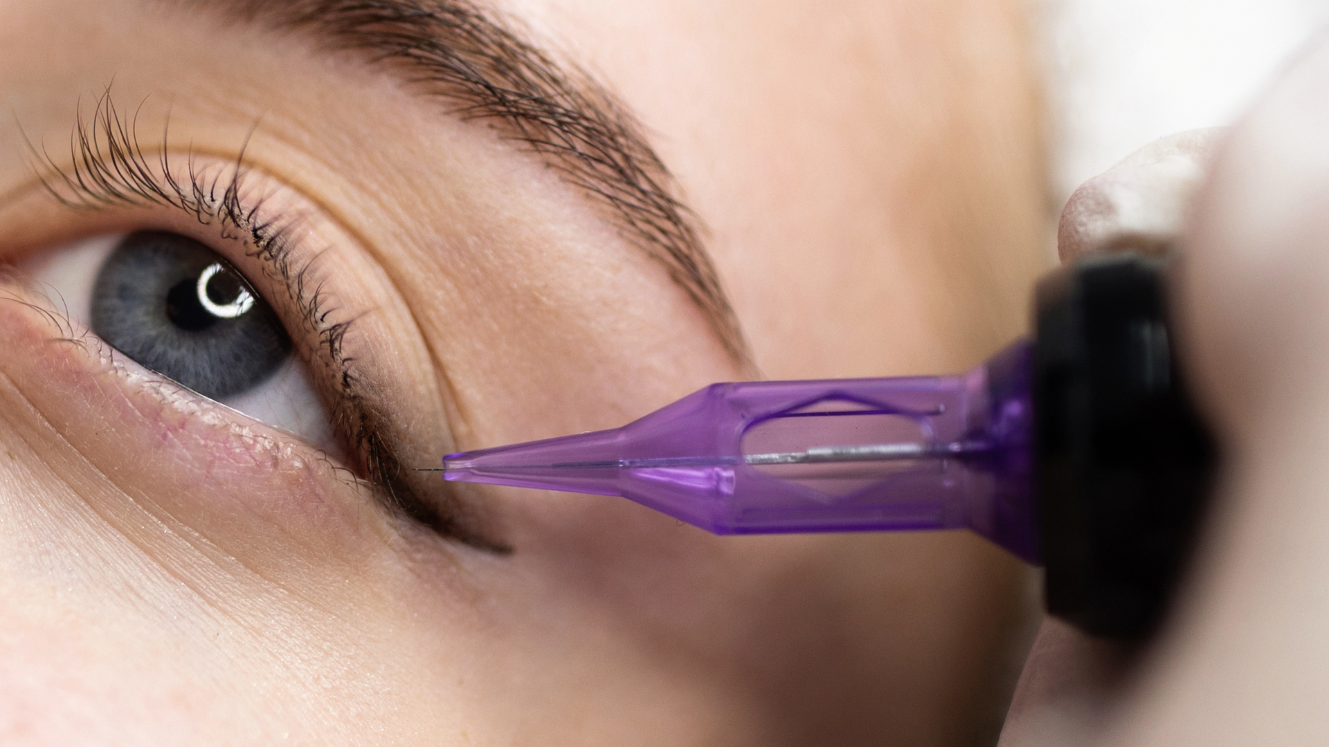 Permanent Make-up Lidstrich und Wimpernkranzverdichtung