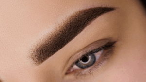 Closeup von Augenpartie einer Powder Brows Behandlung