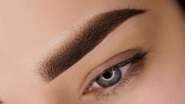 Closeup von Augenpartie einer Powder Brows Behandlung